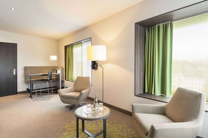 Room 15 of 50