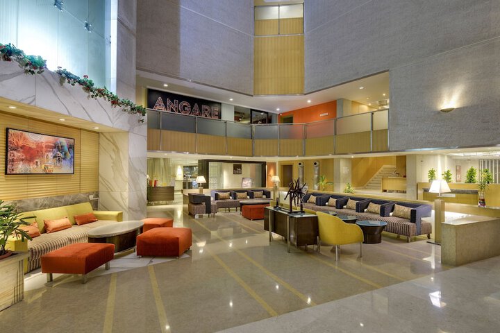 Entrance & Lobby