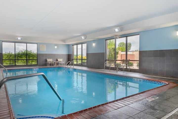 Photo of Hampton Inn & Suites Crawfordsville Pool