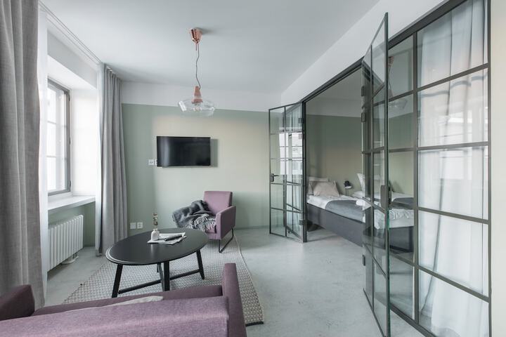 Room 29 of 77