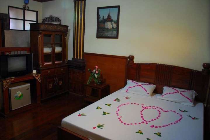 Room 9 of 28