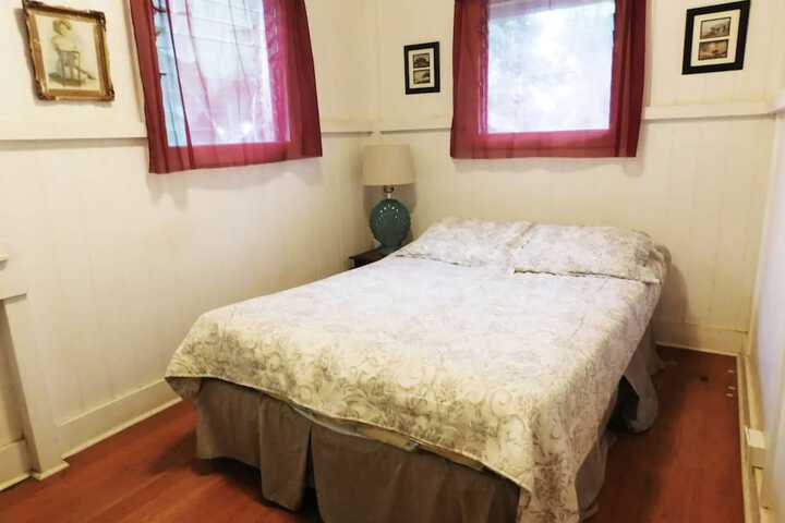 Room 9 of 102