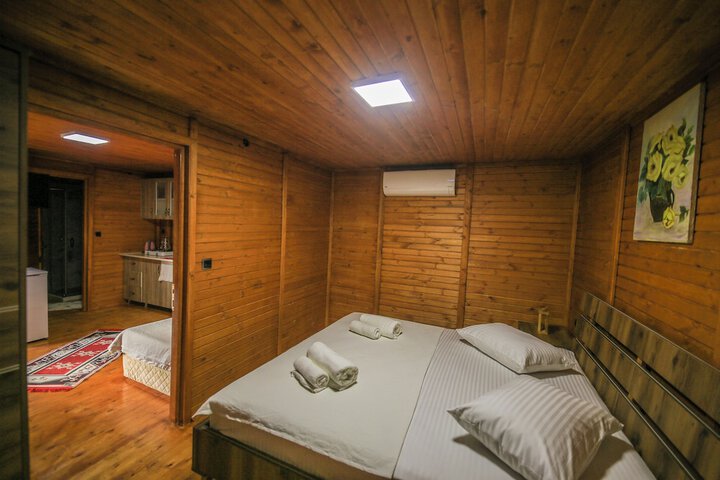 Room 16 of 74