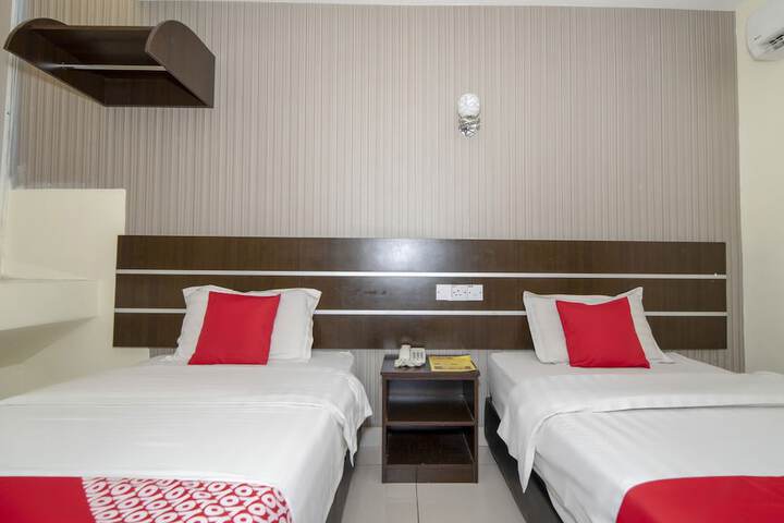 Room 13 of 30