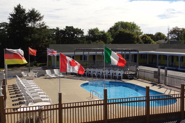 Pool 25 of 43