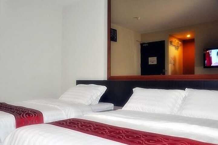 Room 8 of 12
