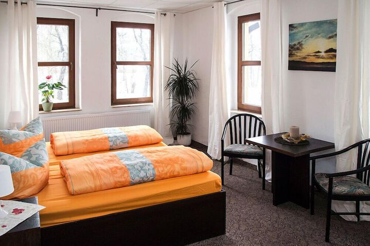 Room 8 of 32
