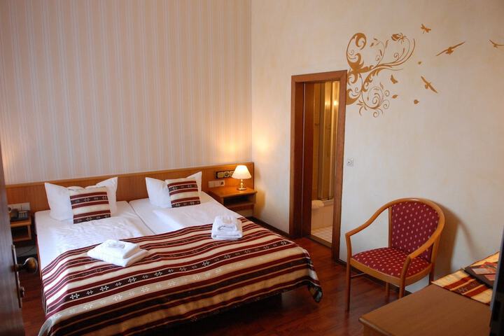 Room 2 of 26