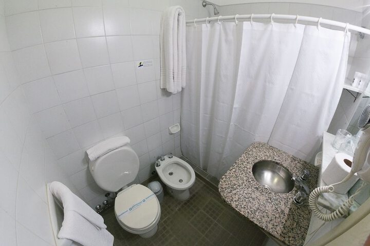 Room 10 of 18