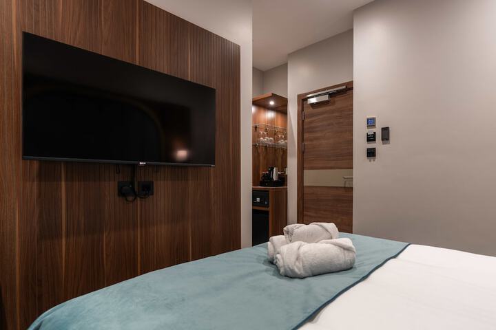 Room 39 of 48