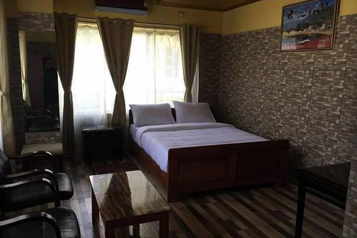 Room 2 of 2