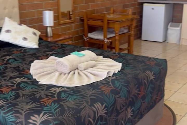 Room 4 of 36