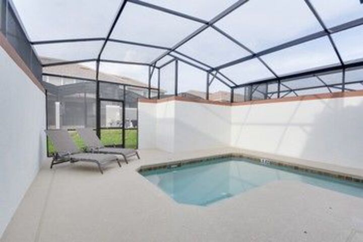 Pool 15 of 27
