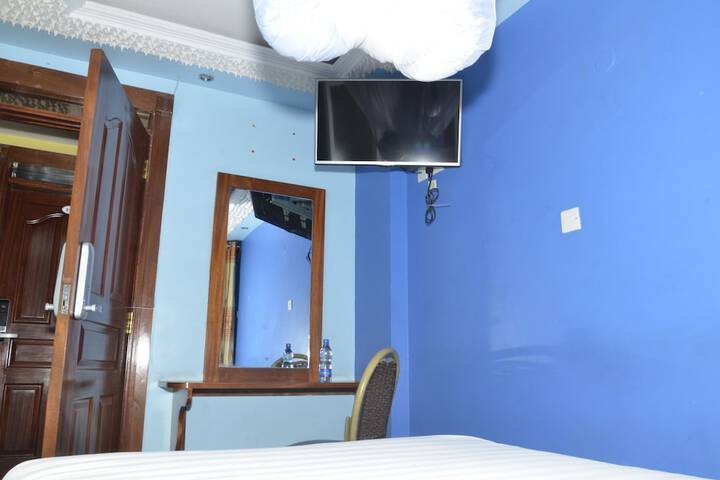 Room 7 of 26