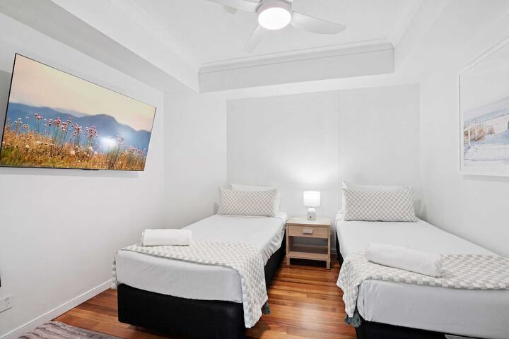 Room 65 of 346