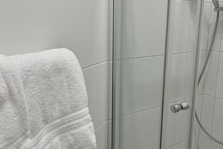 Room 107 of 169
