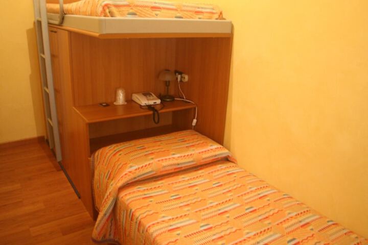 Room 18 of 33