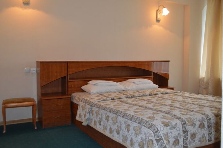 Room 16 of 34