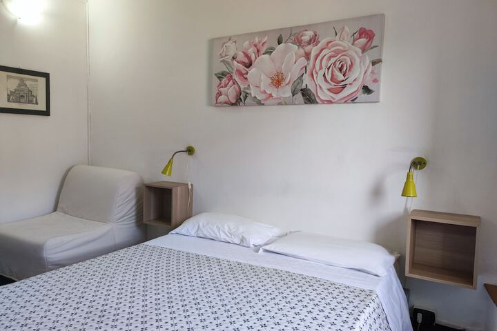 Room 10 of 25