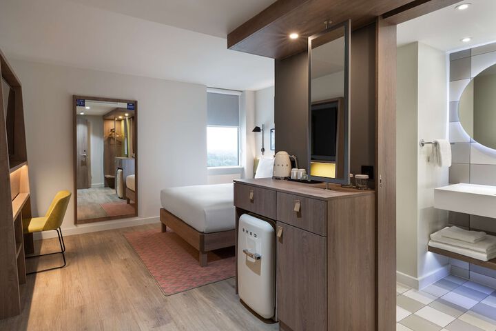 Room 8 of 29