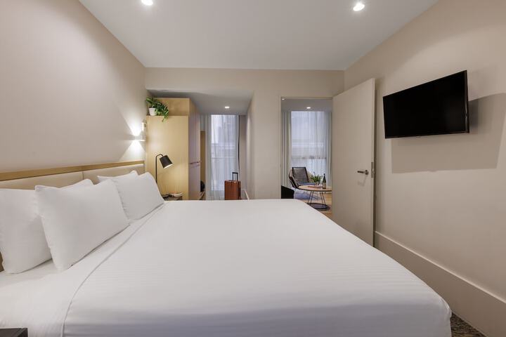 Room 9 of 50