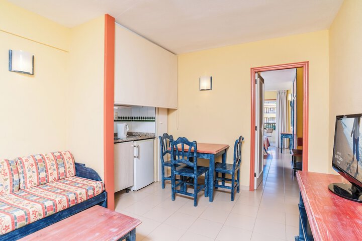 Room 5 of 27