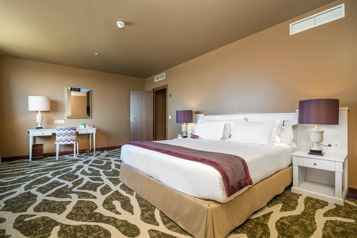 Room 14 of 120