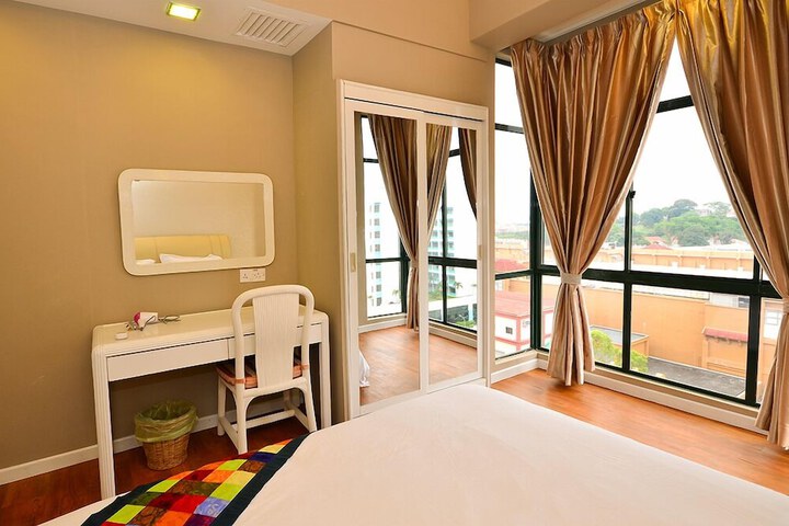 Room 2 of 48