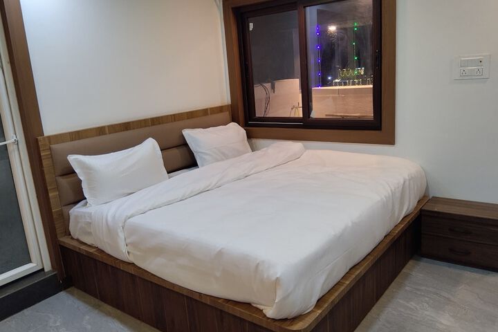 Room 2 of 9