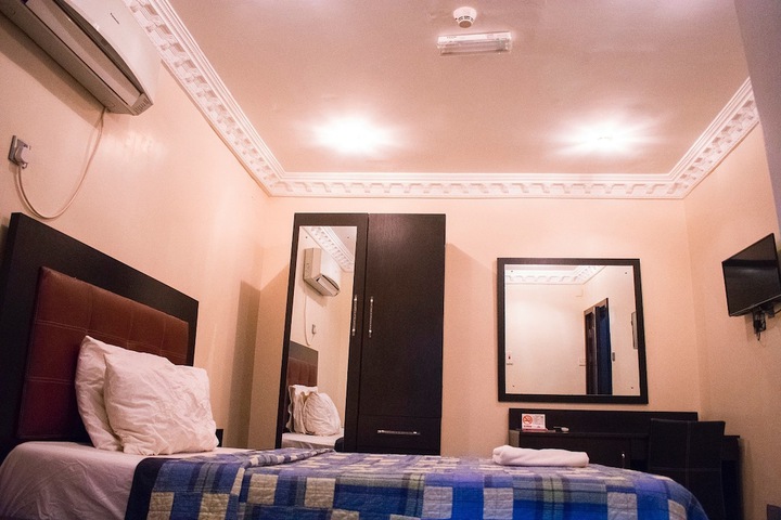 Room 29 of 57