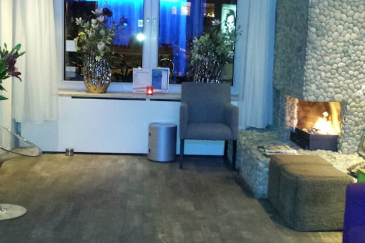 Guest Lobby