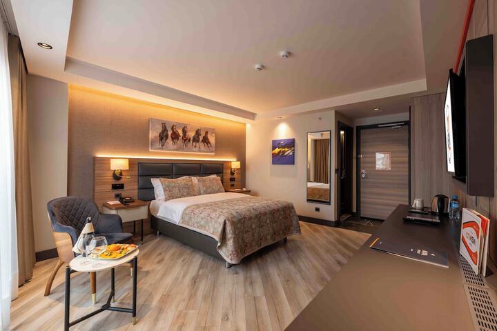 Room 7 of 15