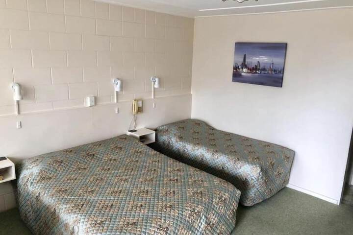 Room 4 of 34