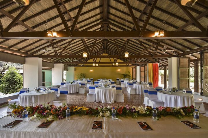 Ballroom/Hall 87 of 110