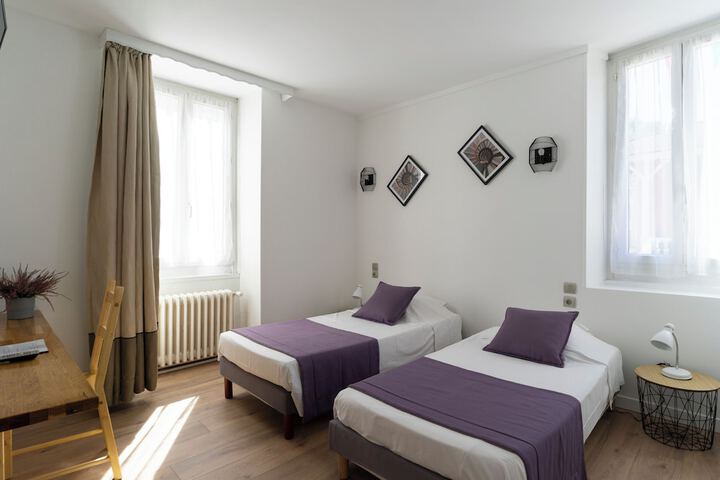 Room 34 of 62