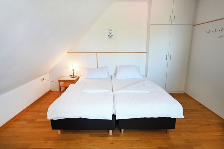 Room 6 of 31