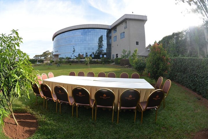 Hotel Exterior 26 of 27