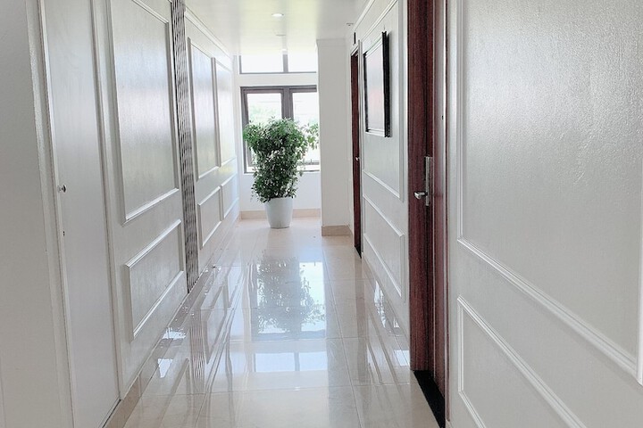 Ballroom/Hall 38 of 40