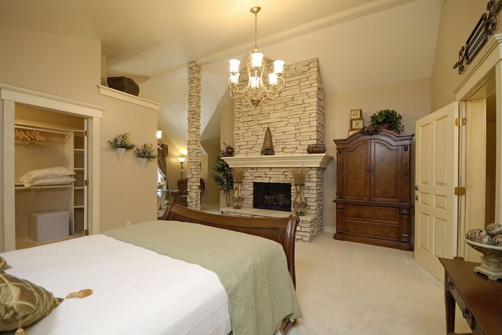 Room 2 of 46