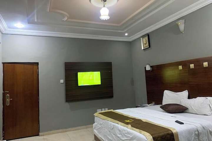 Room 4 of 56