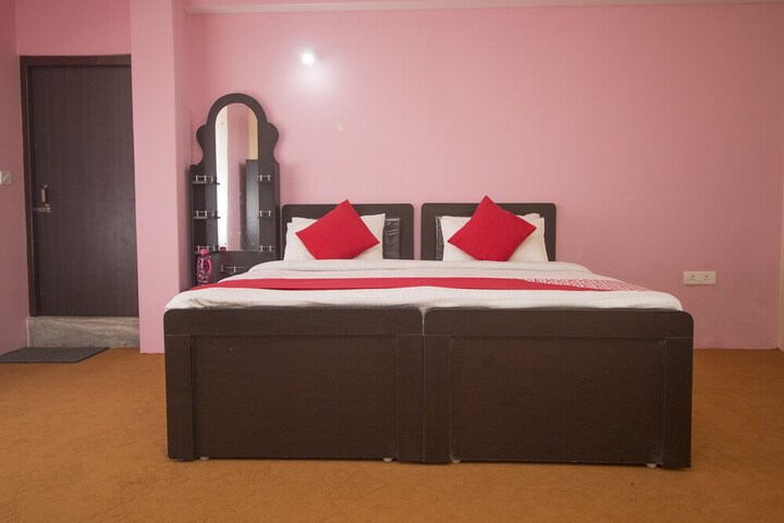 Room 12 of 19