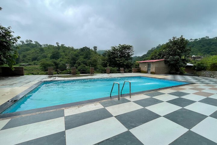 Pool 20 of 25