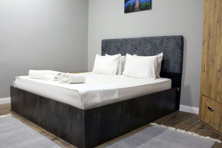 Room 14 of 108