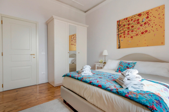 Room 6 of 17