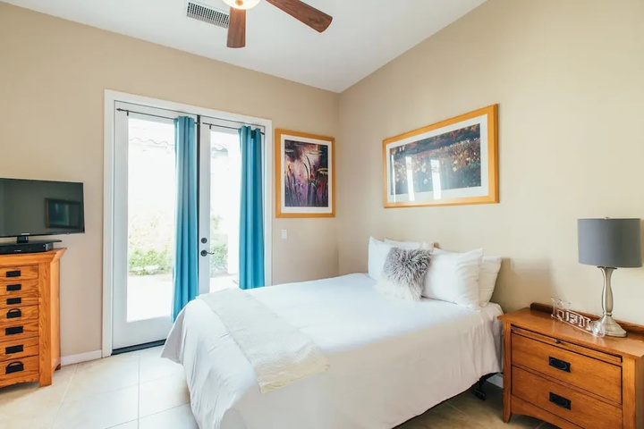Room 2 of 19