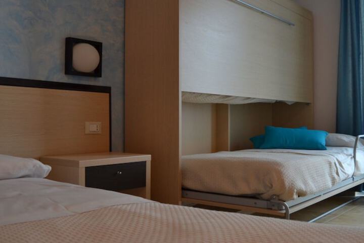 Room 5 of 34