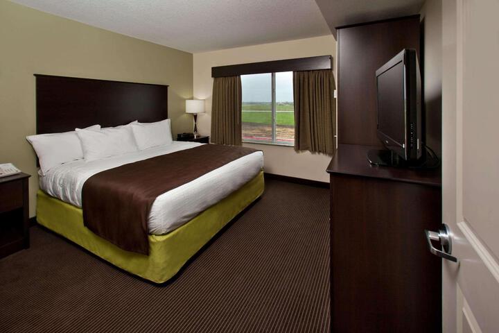 1 King Bed (14 of 30)