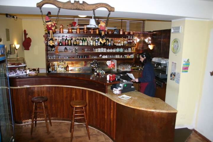 Lounge 12 of 23