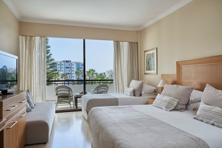 Room 10 of 75