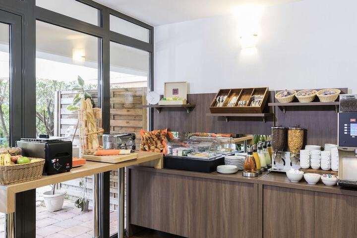 Breakfast area